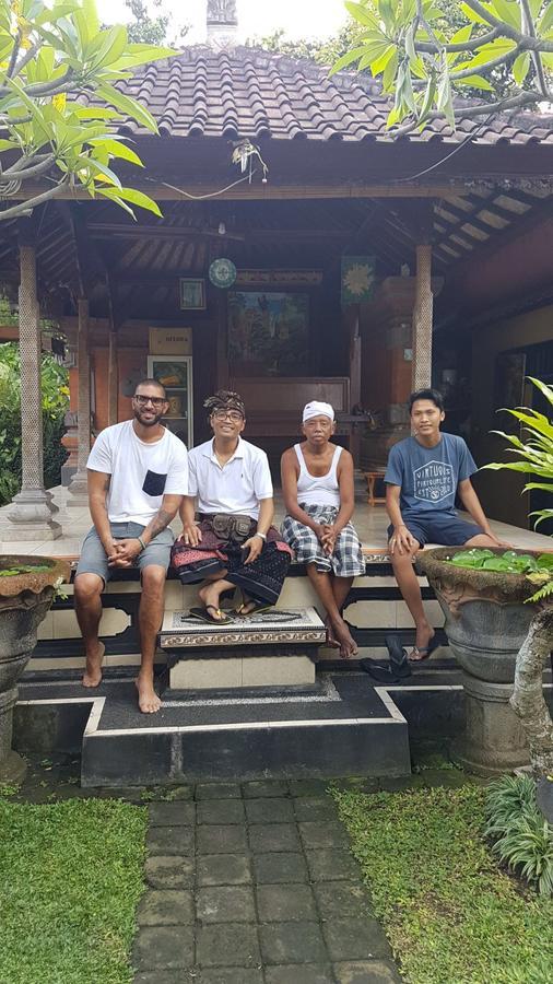 Local Family House Hotel Gianyar  Exterior photo