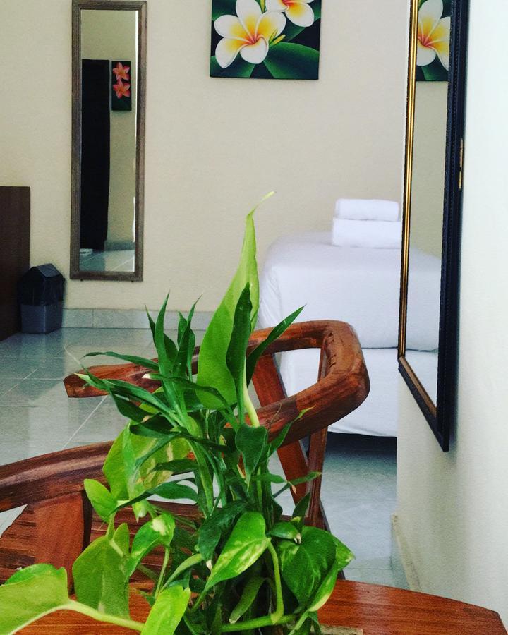 Local Family House Hotel Gianyar  Exterior photo