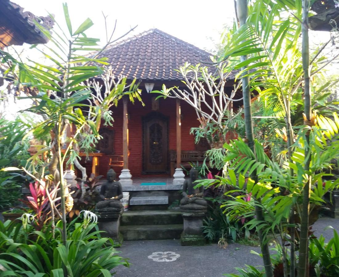 Local Family House Hotel Gianyar  Exterior photo